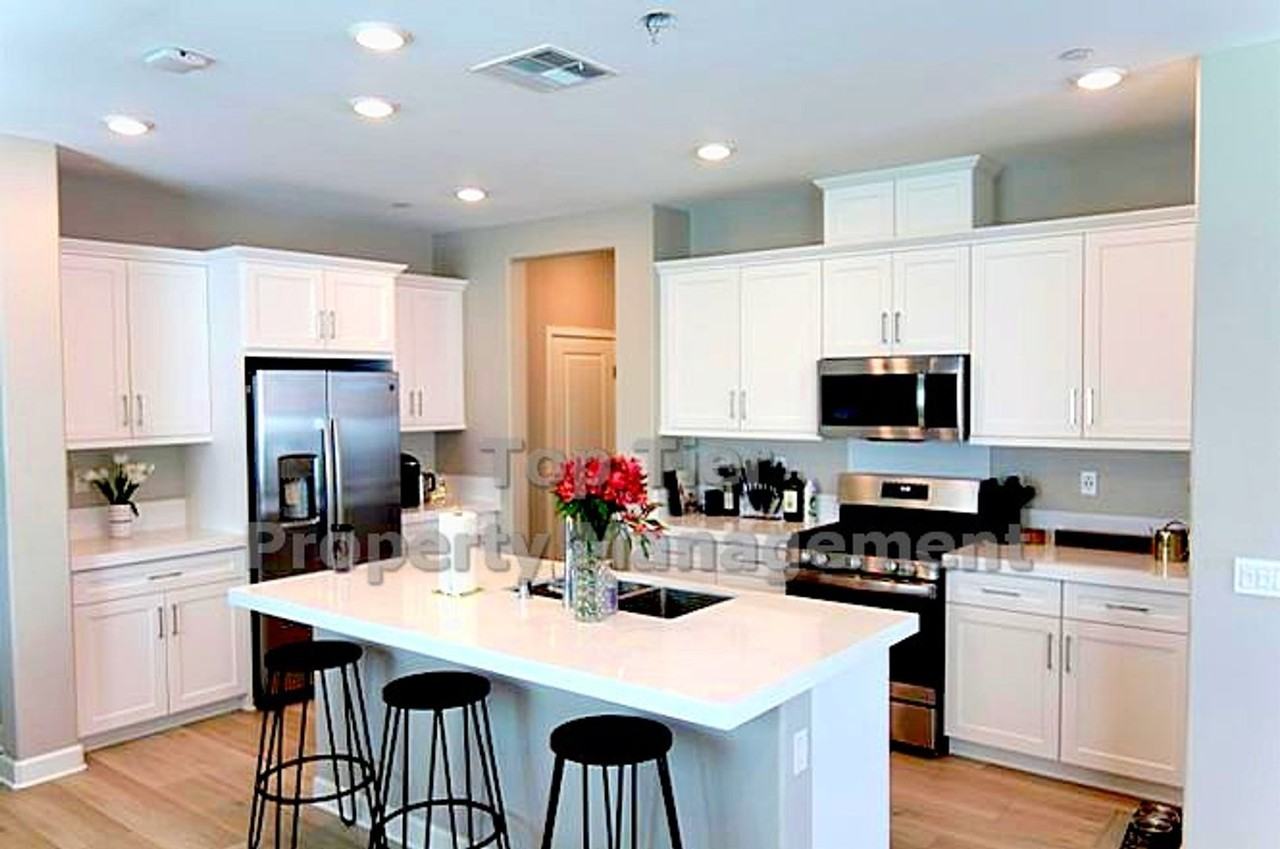 2061 Julie Dawn Pl - Photo 3 of 13