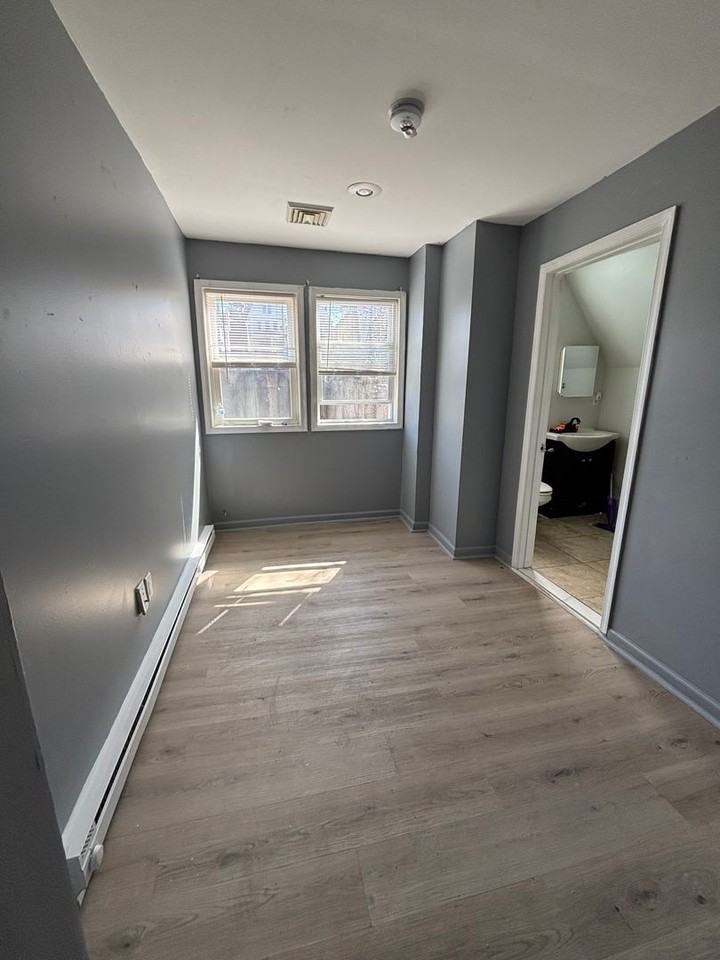 126- 128 S Welles St - Photo 3 of 5