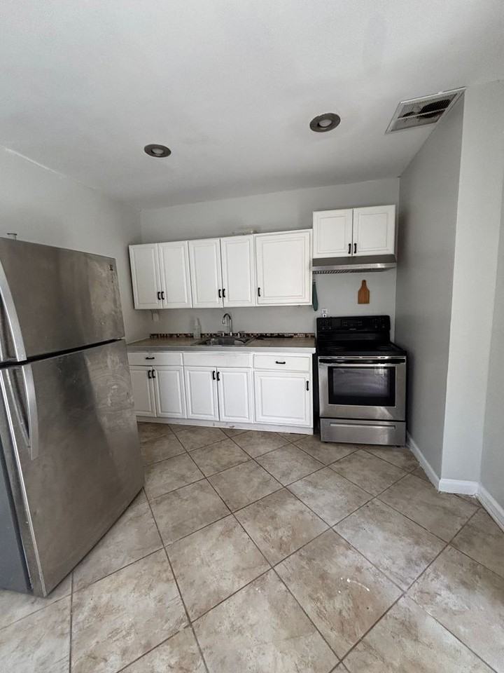 126- 128 S Welles St - Photo 5 of 5