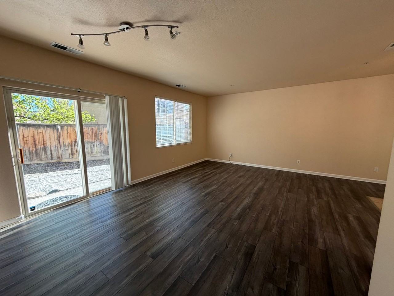 2371 Roman Dr - Photo 7 of 17