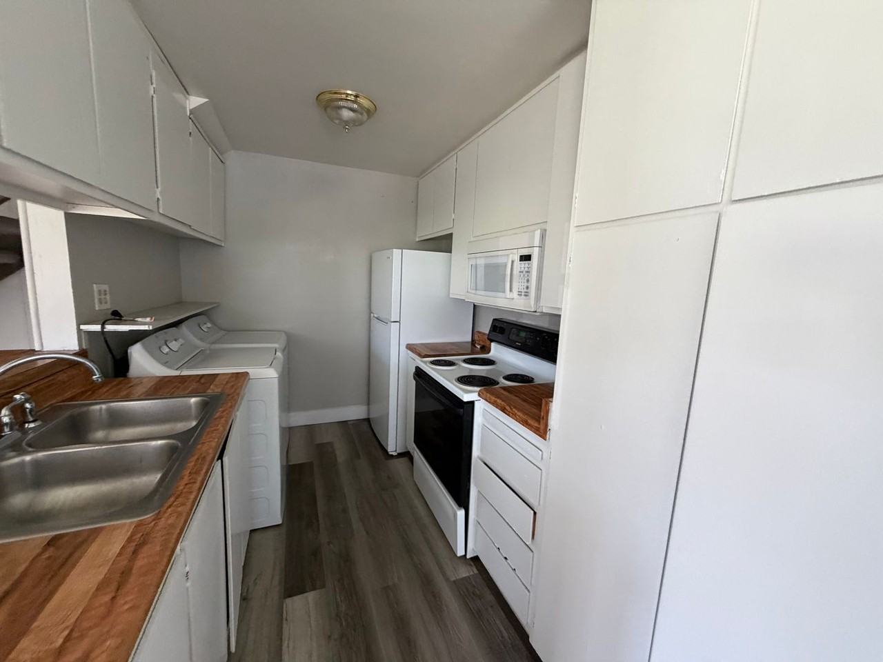 641 Oakwood Dr #3 - Photo 2 of 8