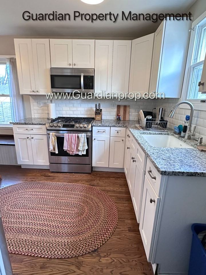 2700 Florida Ave S - Photo 6 of 22