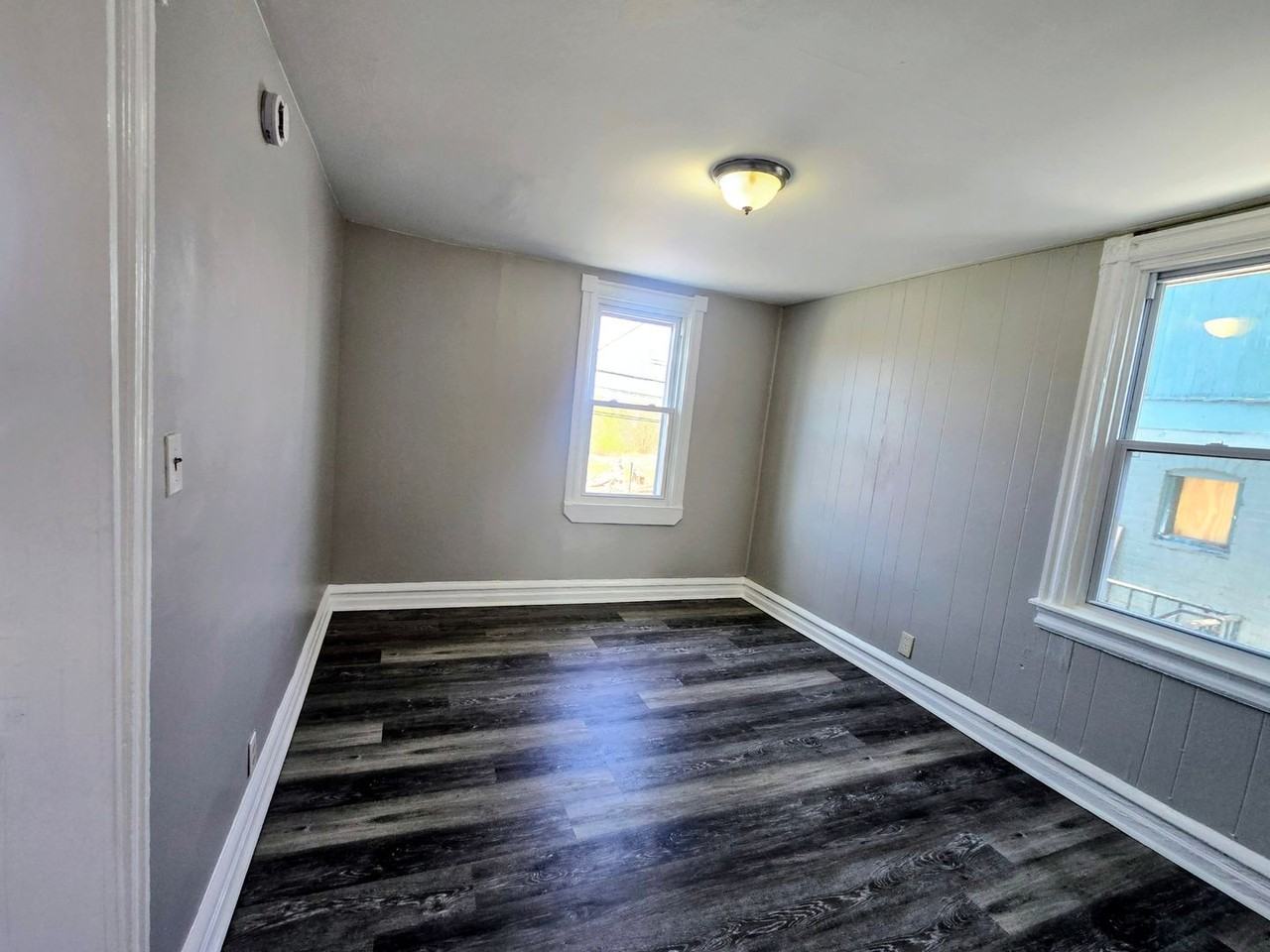 514 Auburn St - Photo 4 of 11