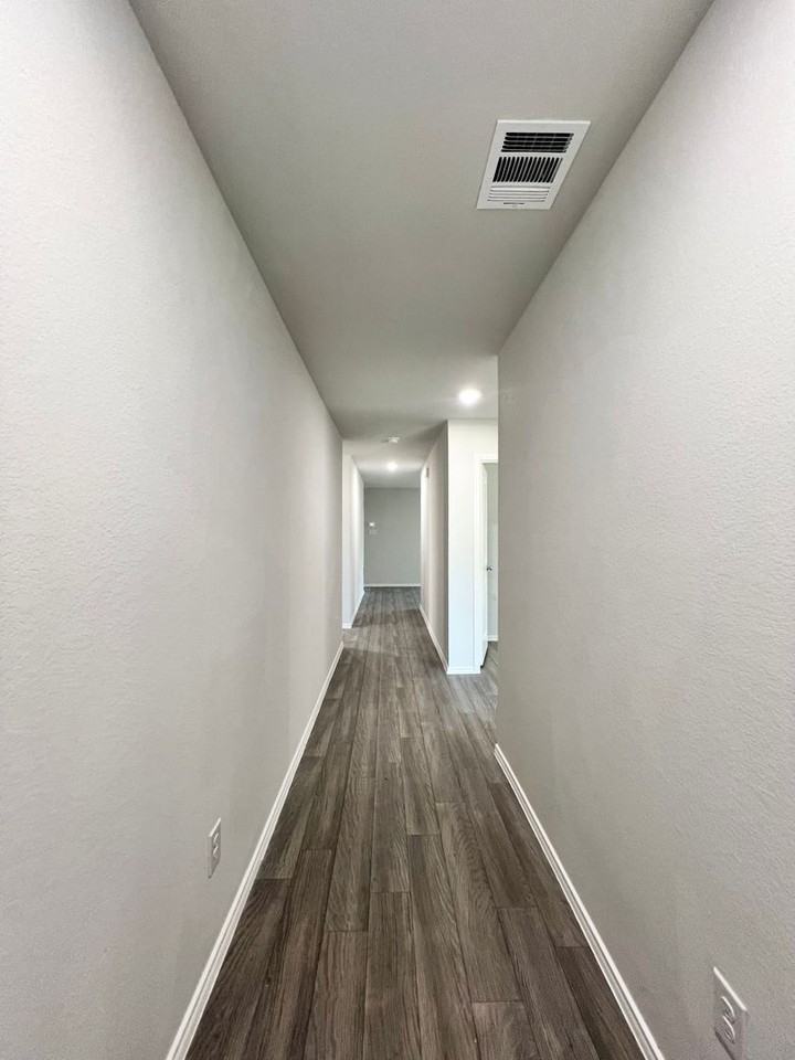 544 Quail Meadows Dr - Photo 2 of 35