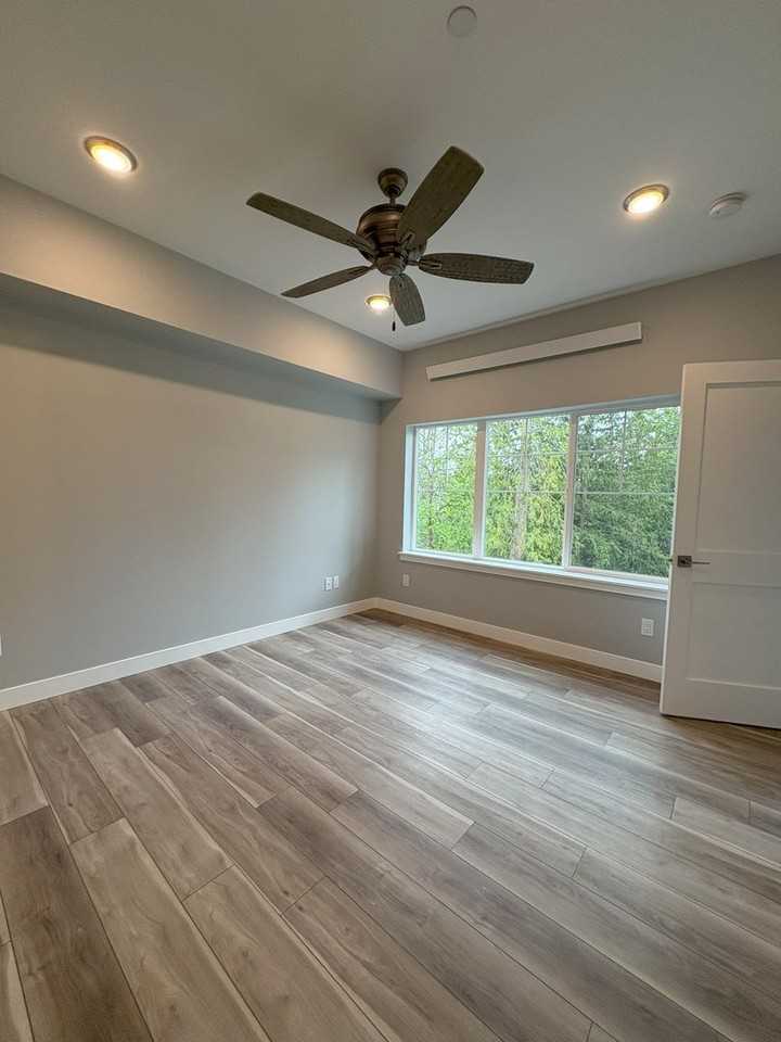 3619 Sussex Dr - Photo 4 of 6