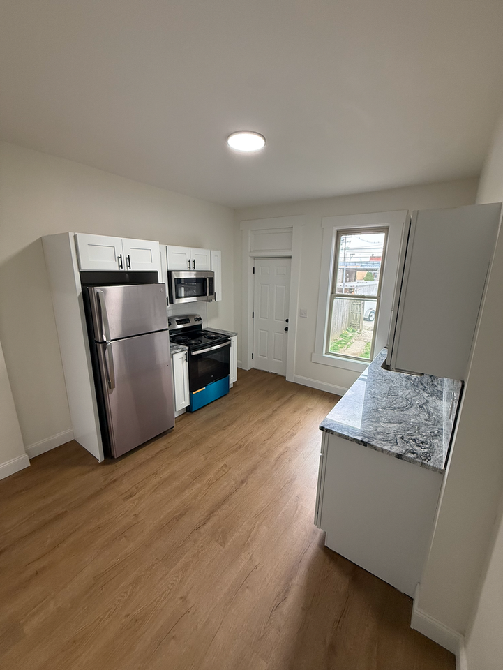 433 Hanford St - Photo 3 of 33