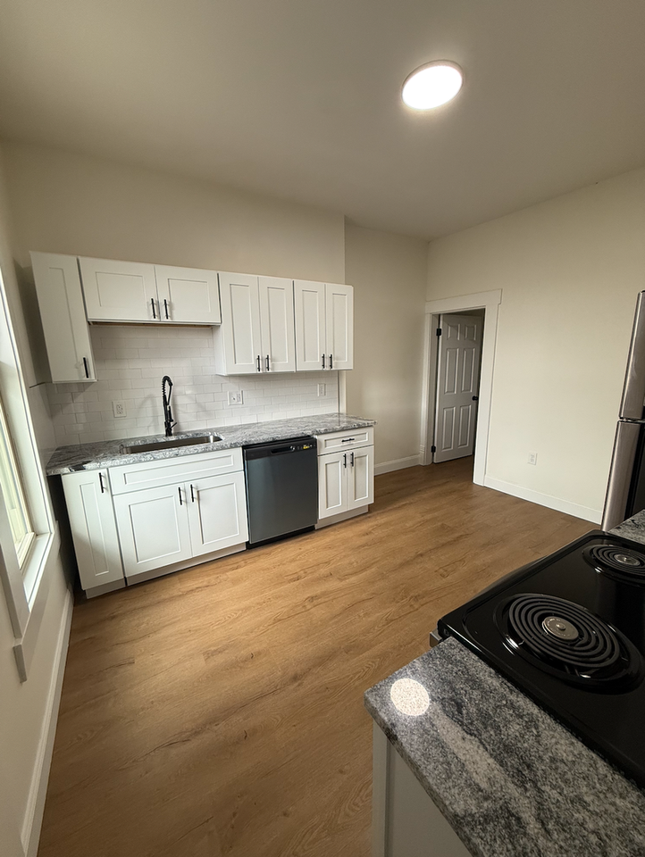 433 Hanford St - Photo 4 of 33