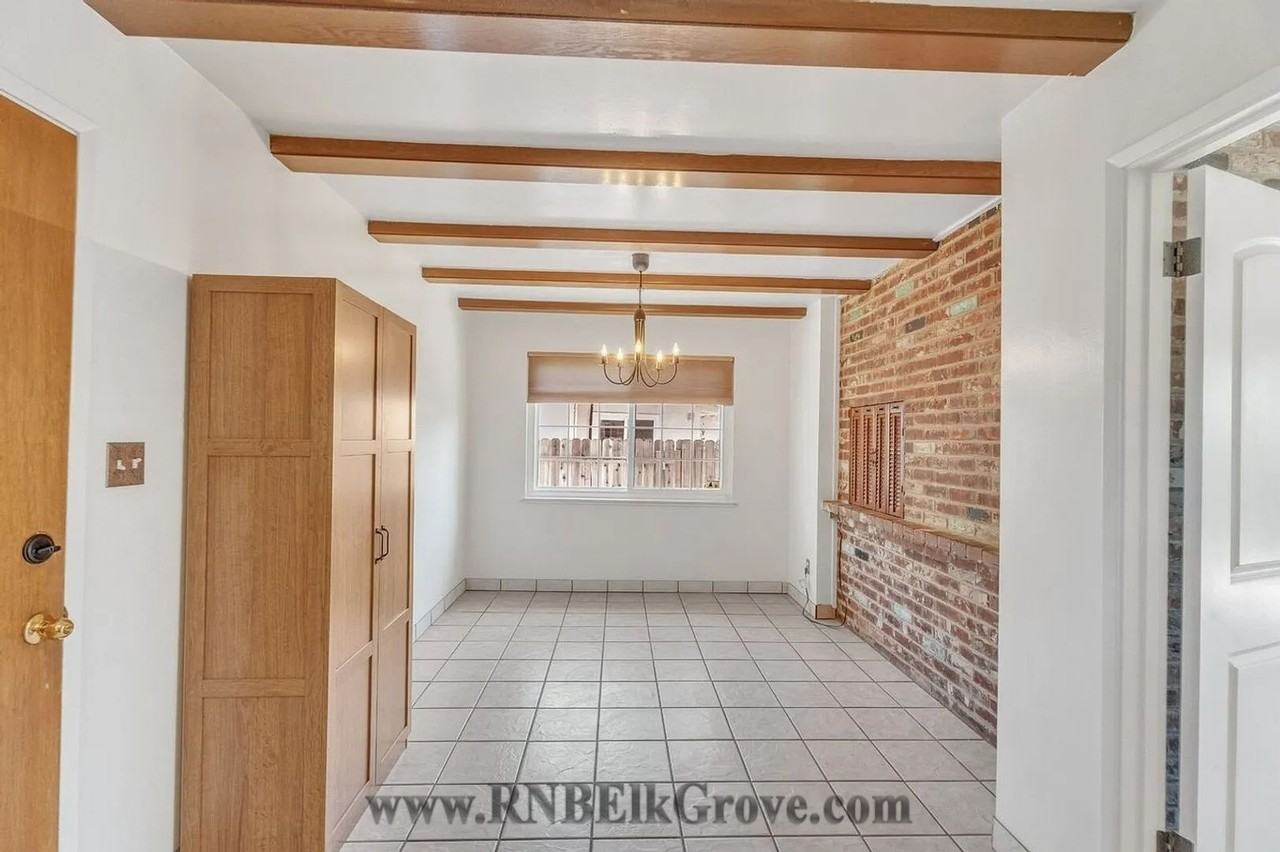 4930 Bonniemae Way - Photo 6 of 24