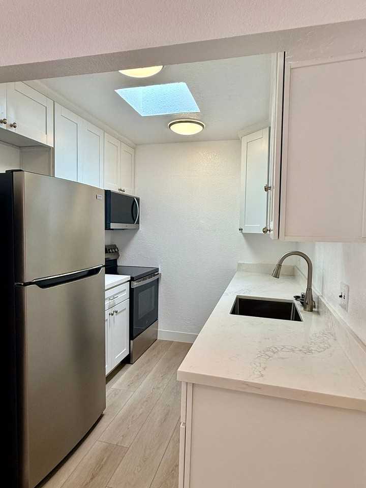 500 W Middlefield Rd - Photo 5 of 19