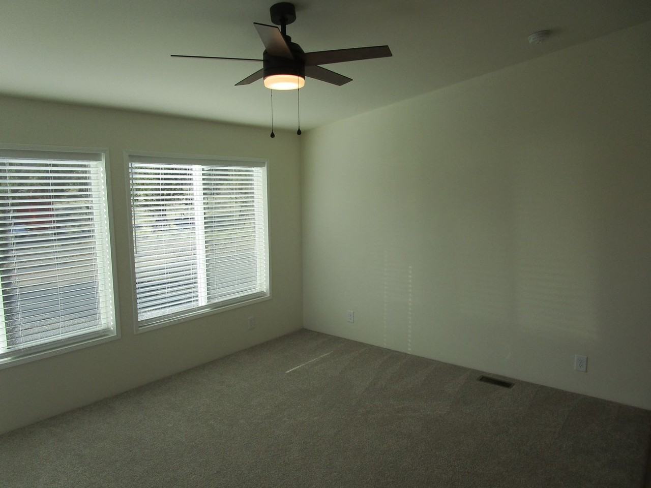 7464 Se Davis Loop - Photo 2 of 11