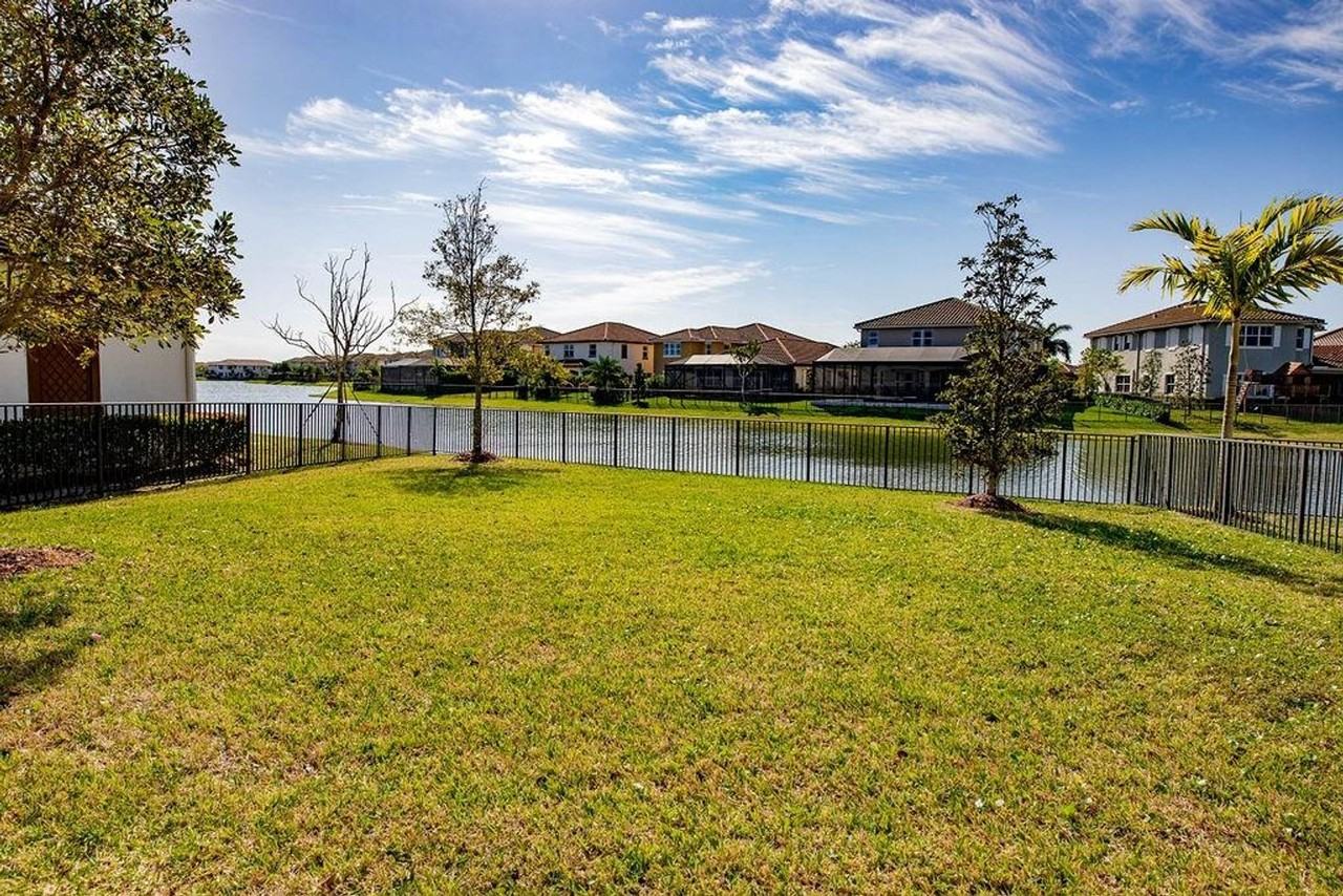 8630 Lakeside Bnd - Photo 7 of 50