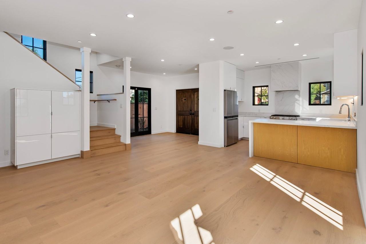 4285 Carpinteria Ave - Photo 3 of 14