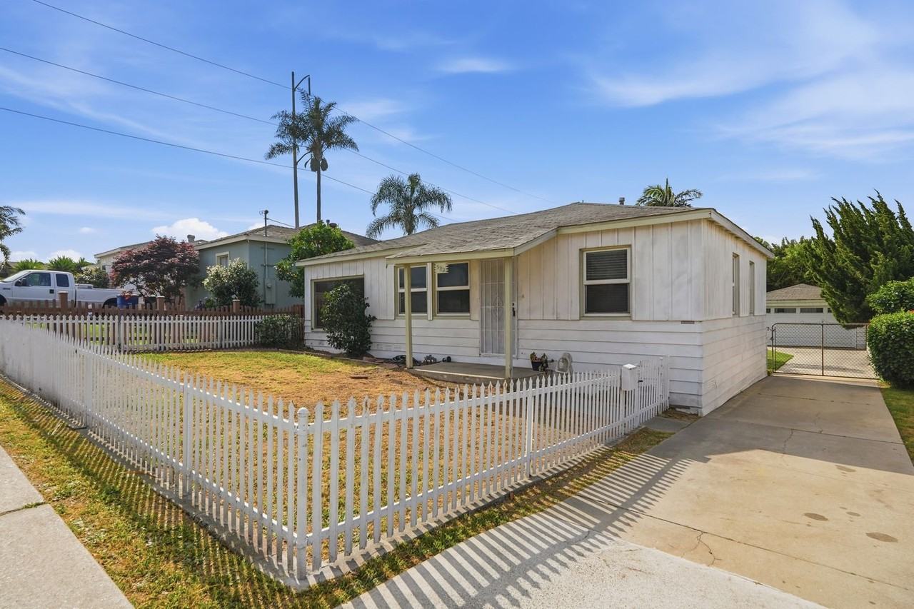 5112 W 139th St - Photo 2 of 26