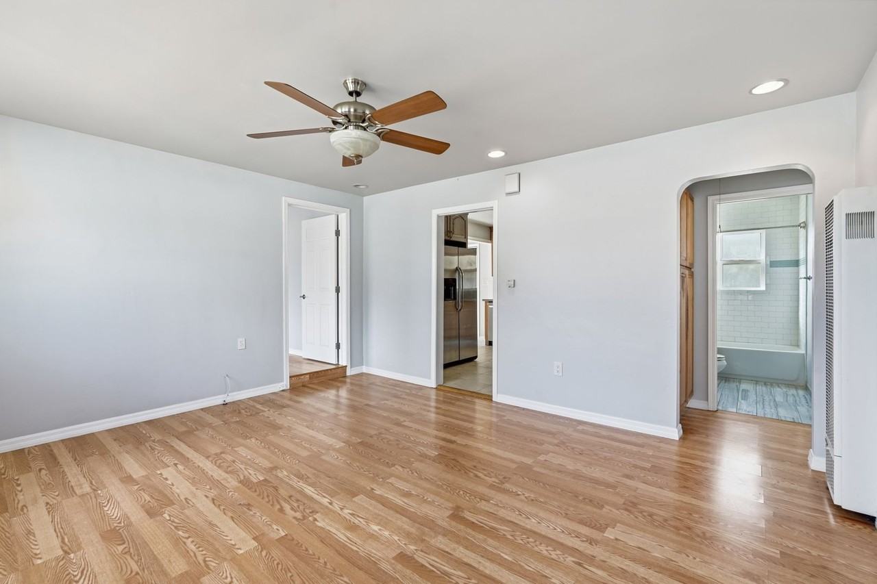 5112 W 139th St - Photo 5 of 26