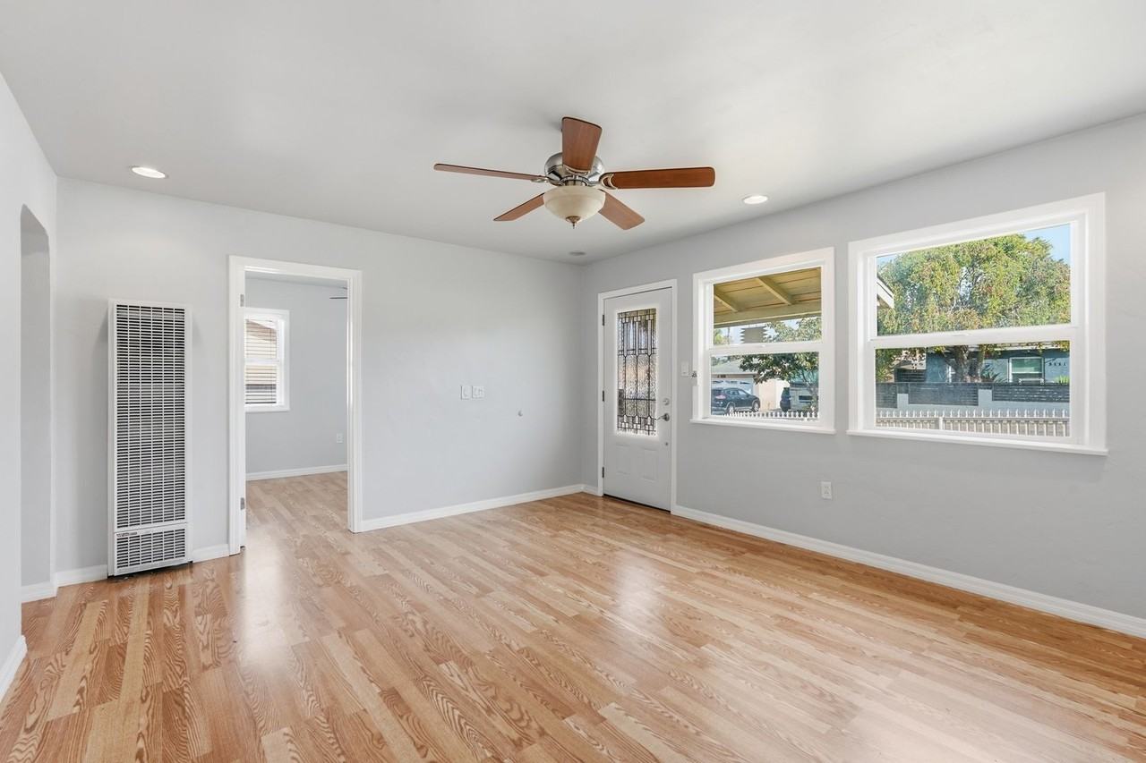 5112 W 139th St - Photo 6 of 26