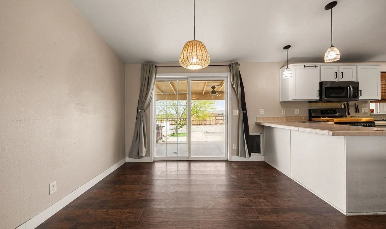 922 W Vulcan Ave - Photo 6 of 17