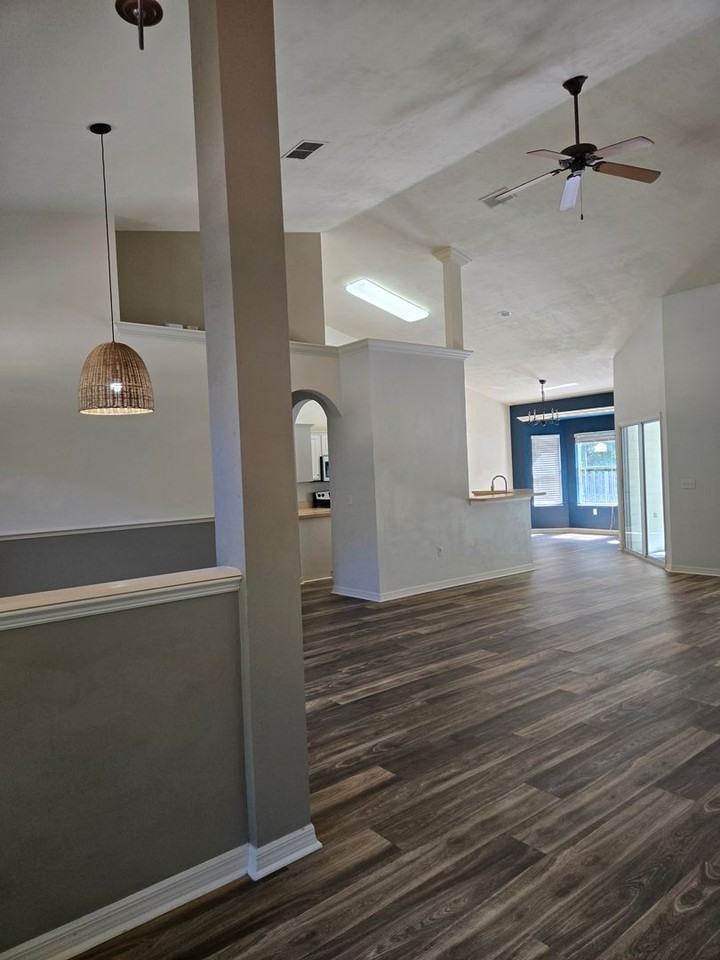 1657 Sw 66th Dr - Photo 6 of 47