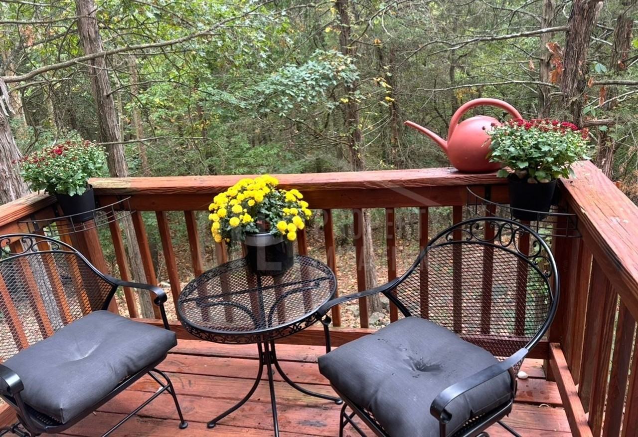 513 Lakewood Rd - Photo 2 of 6