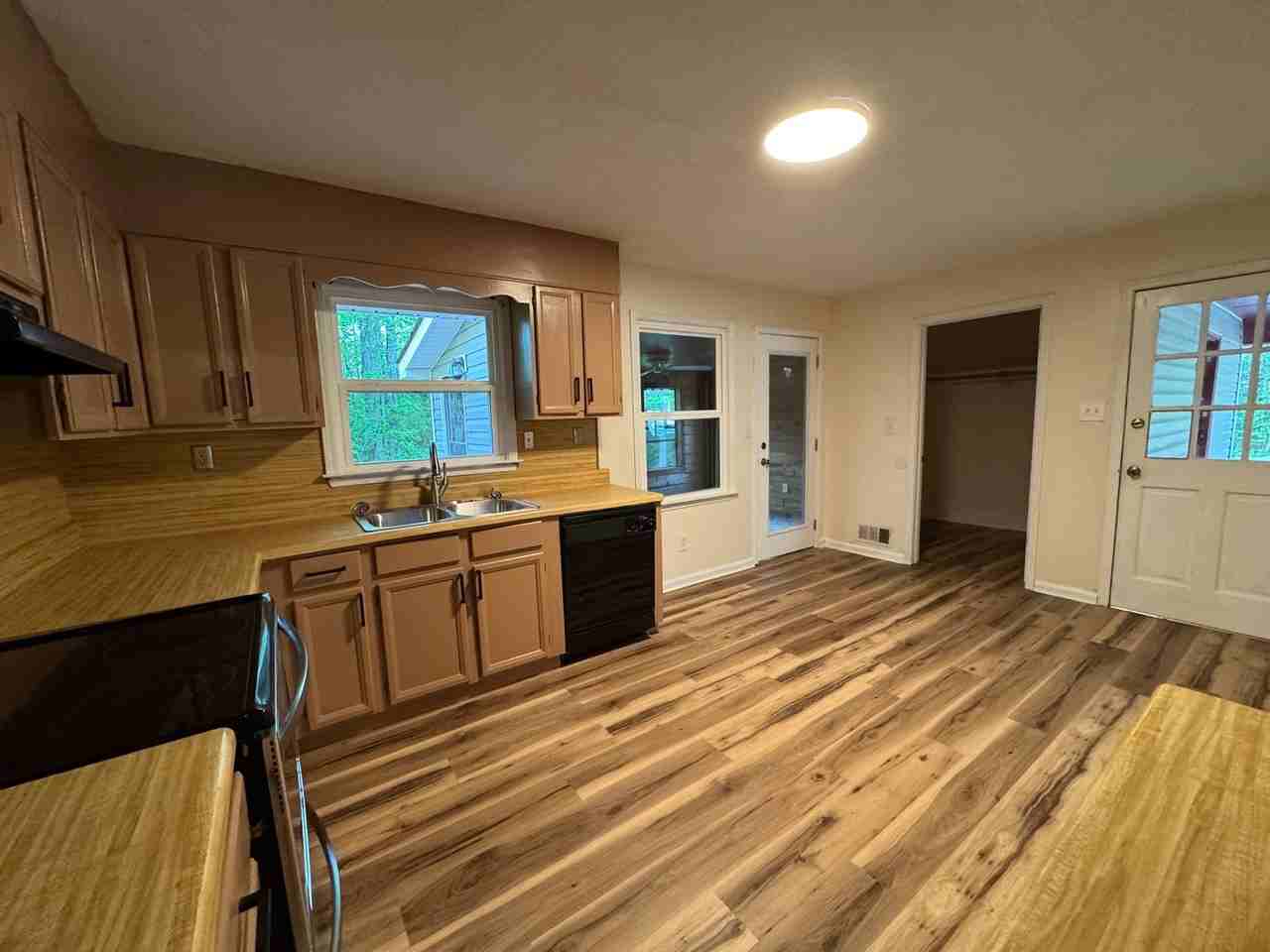 2060 Edwards Rd - Photo 6 of 27