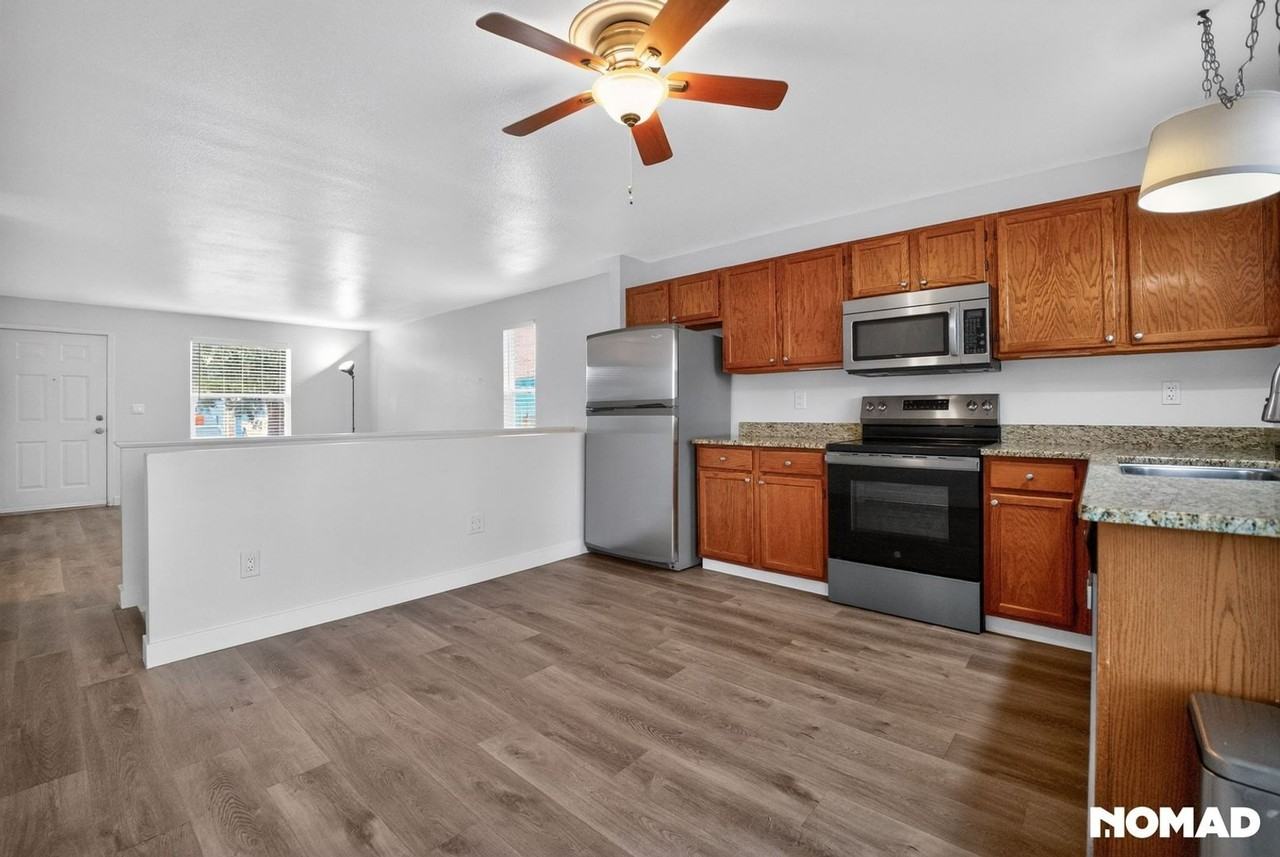 5082 E 112th Pl - Photo 3 of 32