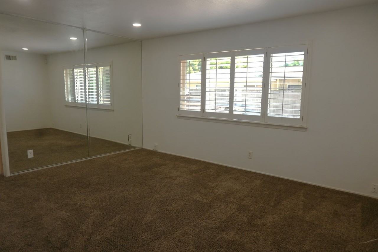 2360 53rd Ave - Photo 3 of 25