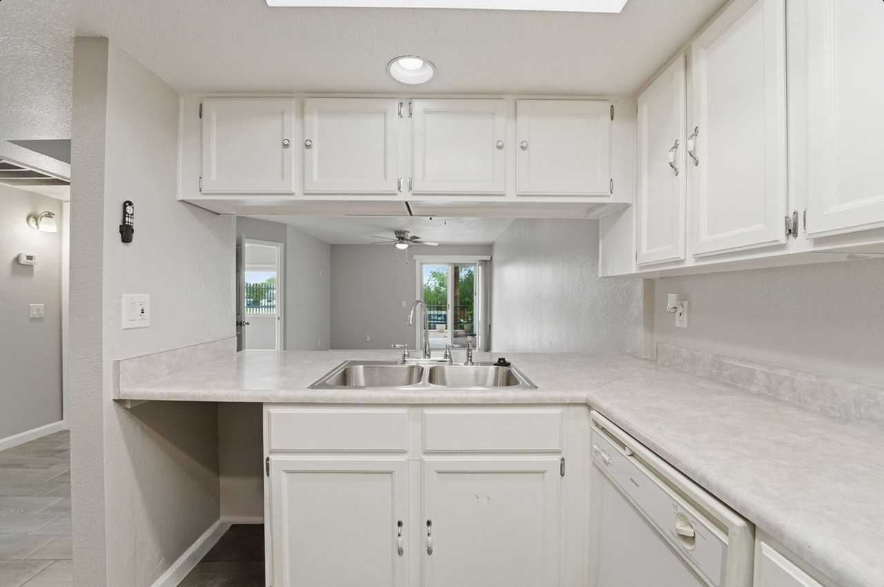 4330 N 5th Ave #105 - Photo 6 of 41
