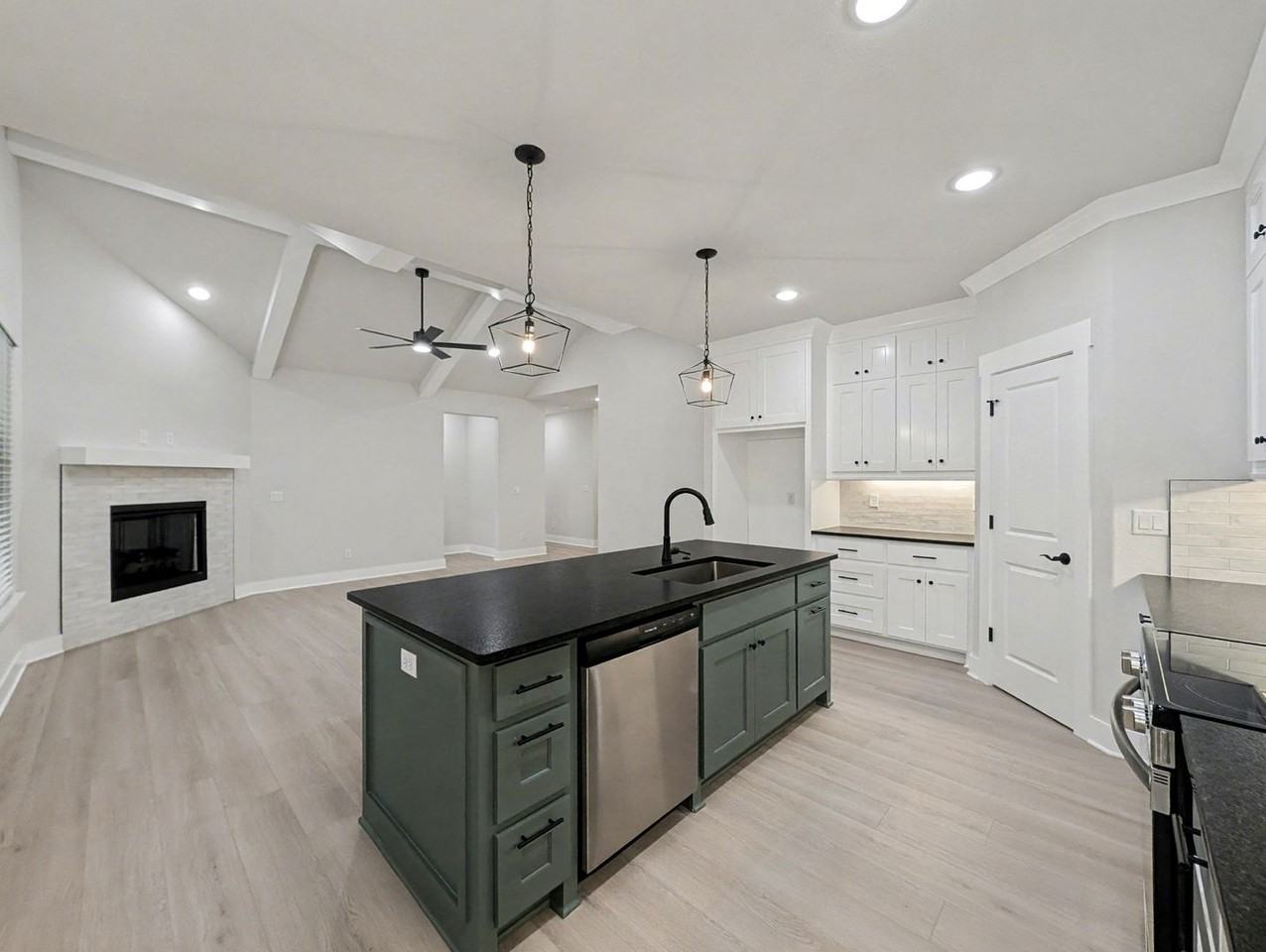 15 Kirkliston Ln - Photo 5 of 30