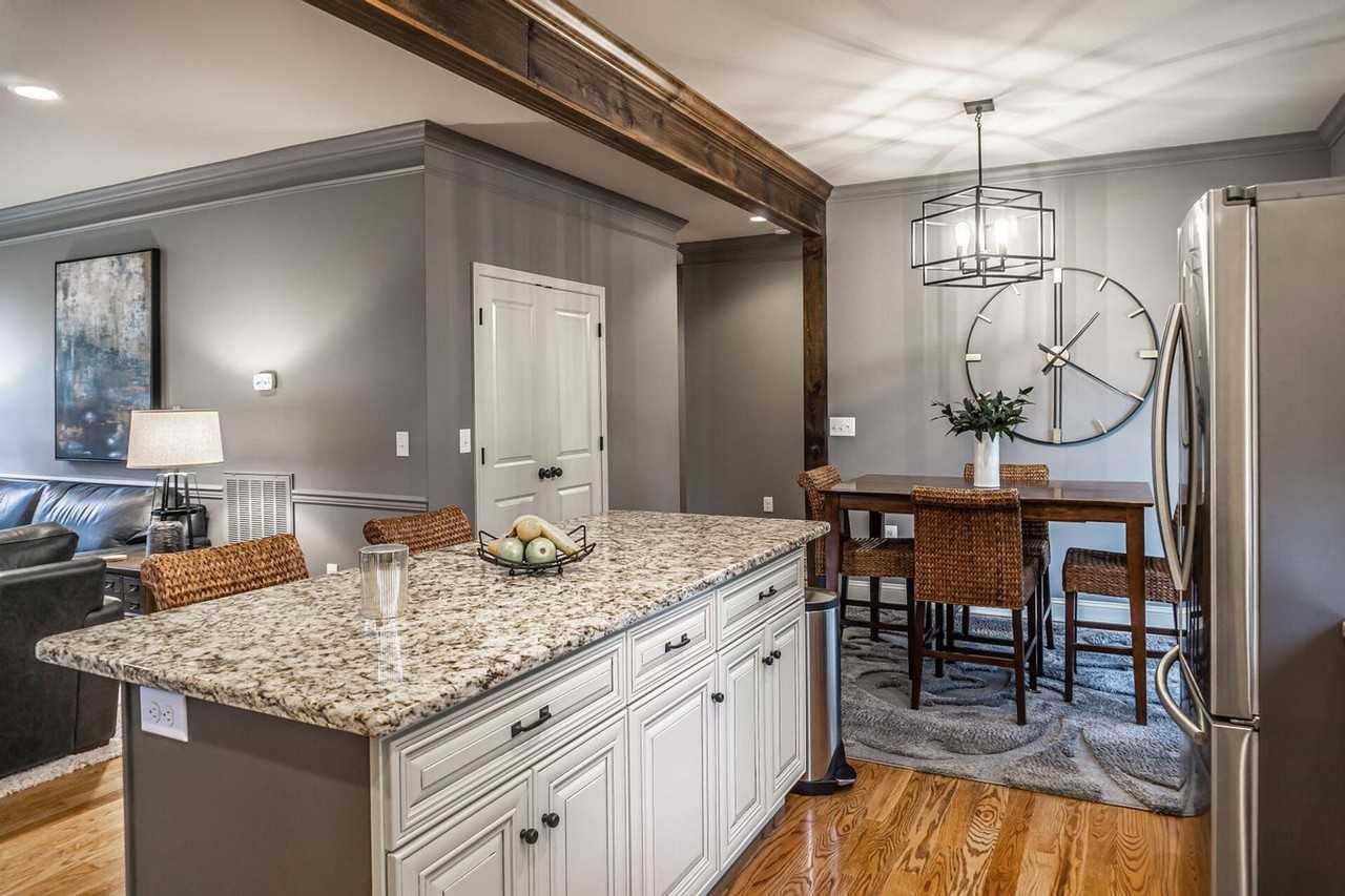 2109 Westwind Dr - Photo 6 of 15