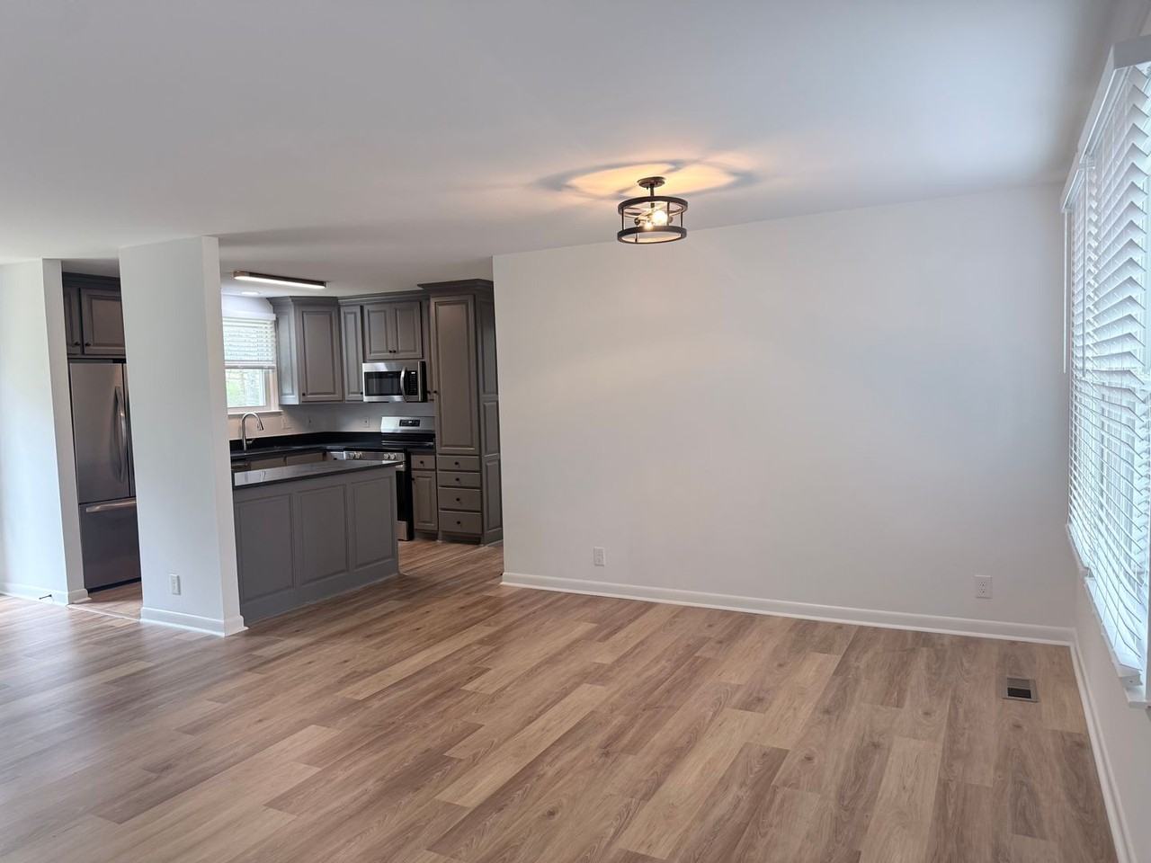 9829 Concord Rd - Photo 2 of 20