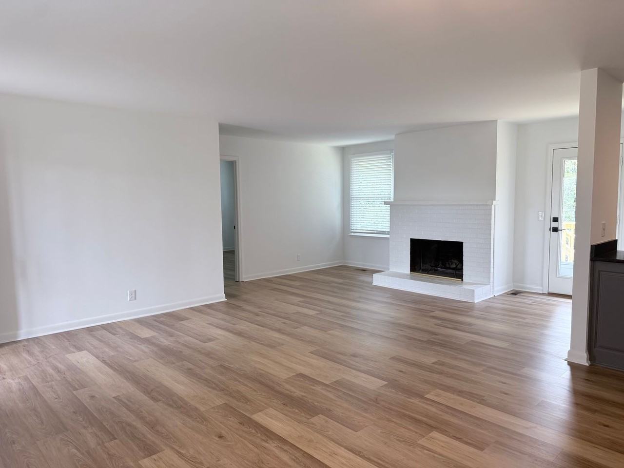 9829 Concord Rd - Photo 3 of 20