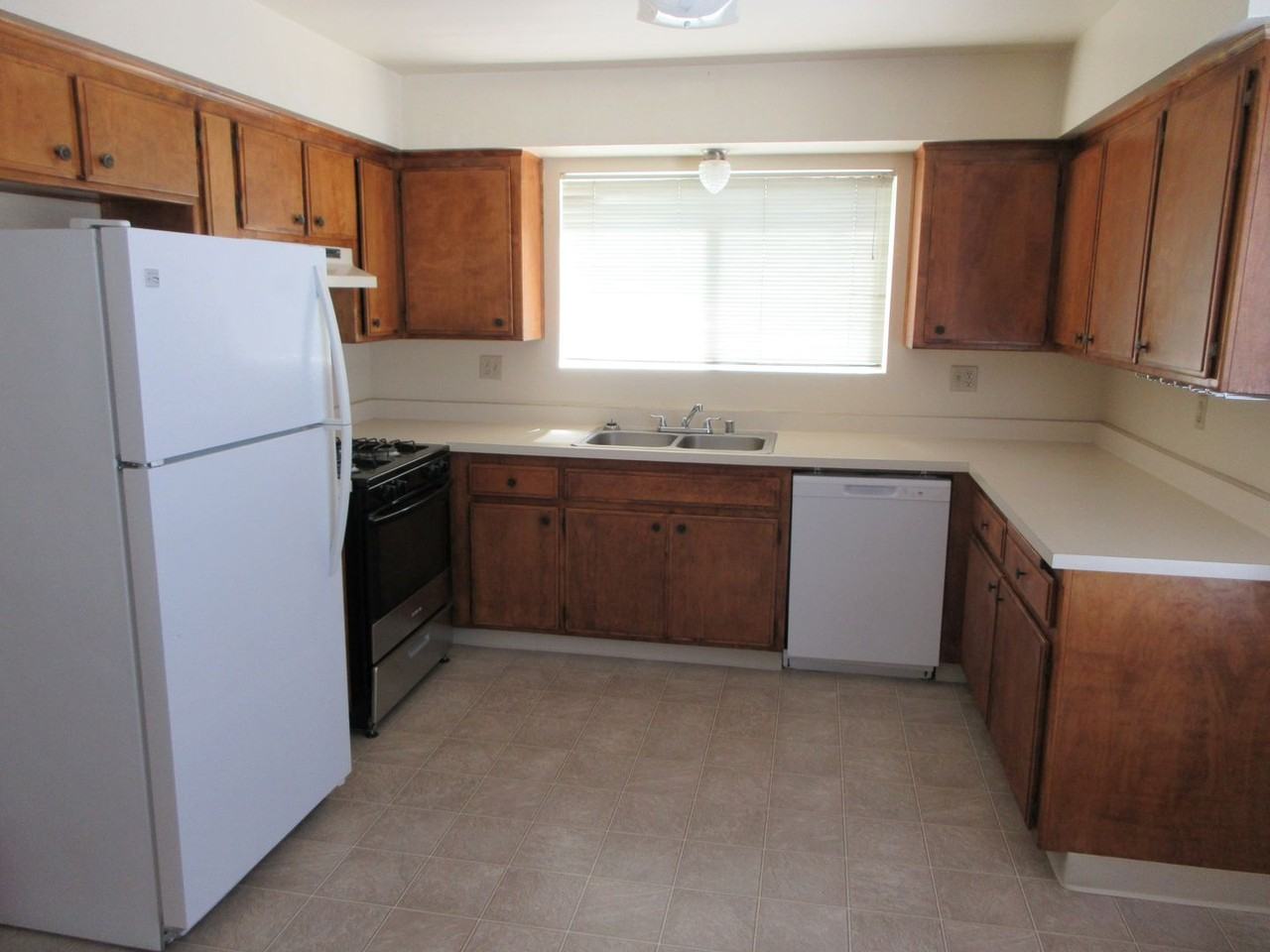 1025 Perdew Ave #C - Photo 2 of 12