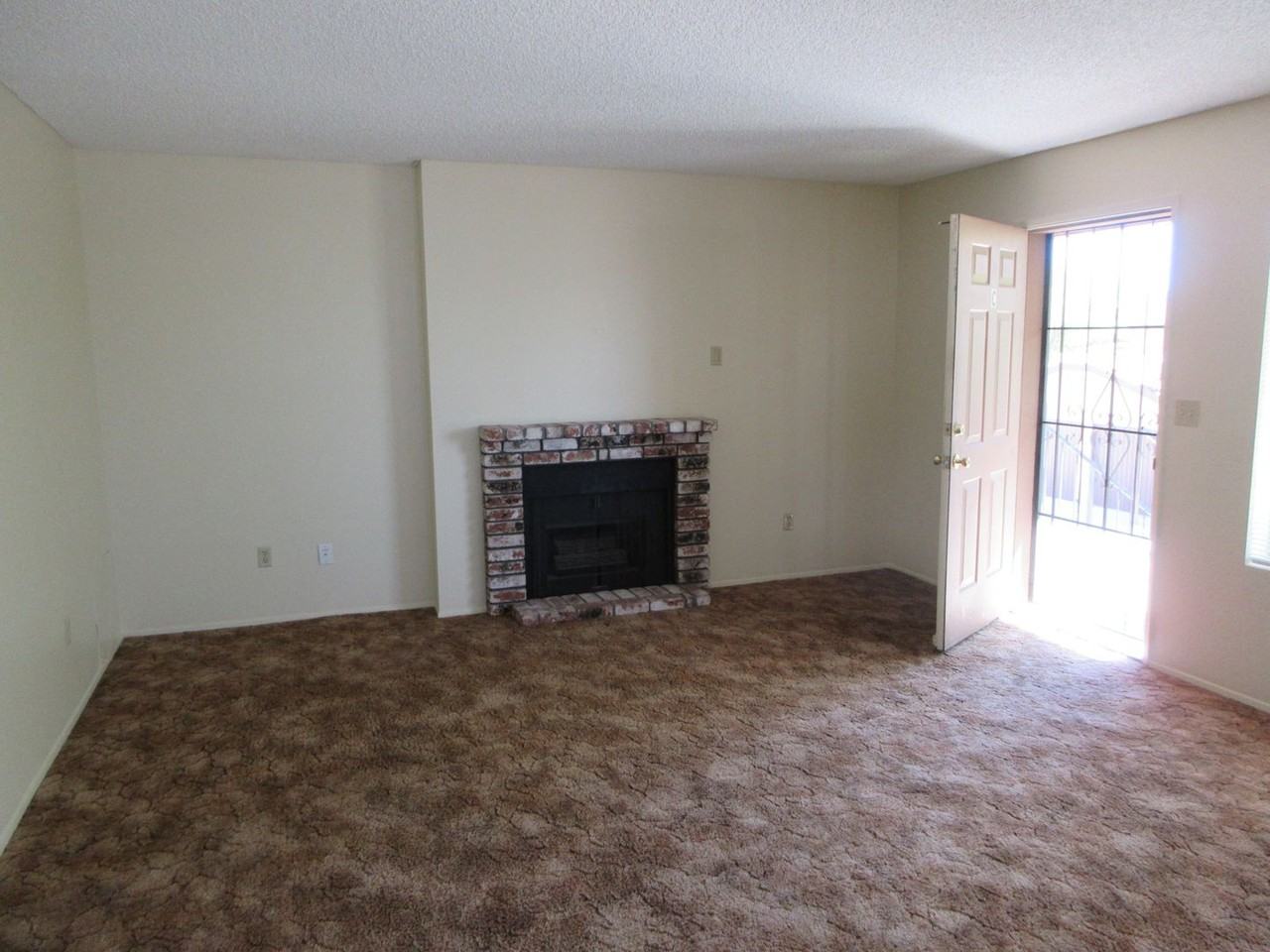 1025 Perdew Ave #C - Photo 3 of 12