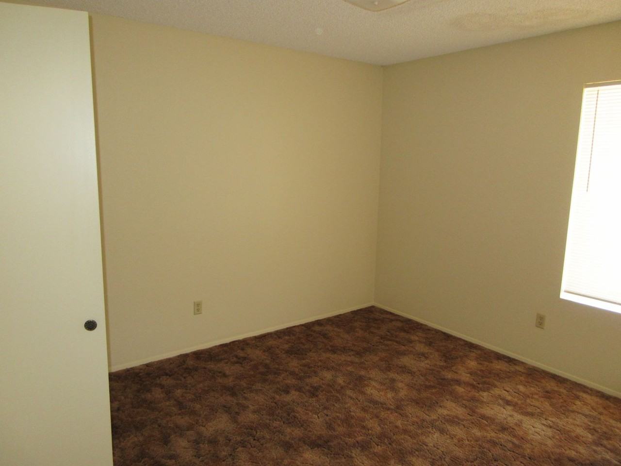 1025 Perdew Ave #C - Photo 7 of 12