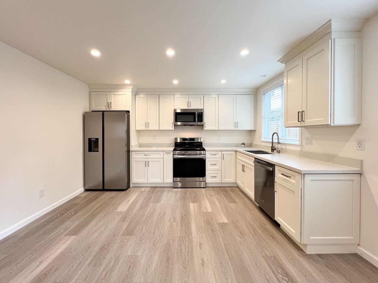 847 Central Ave - Photo 6 of 16