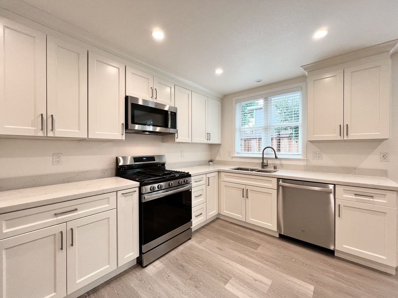 847 Central Ave - Photo 7 of 16