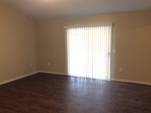 4680 Greenhill St - Photo 3 of 12