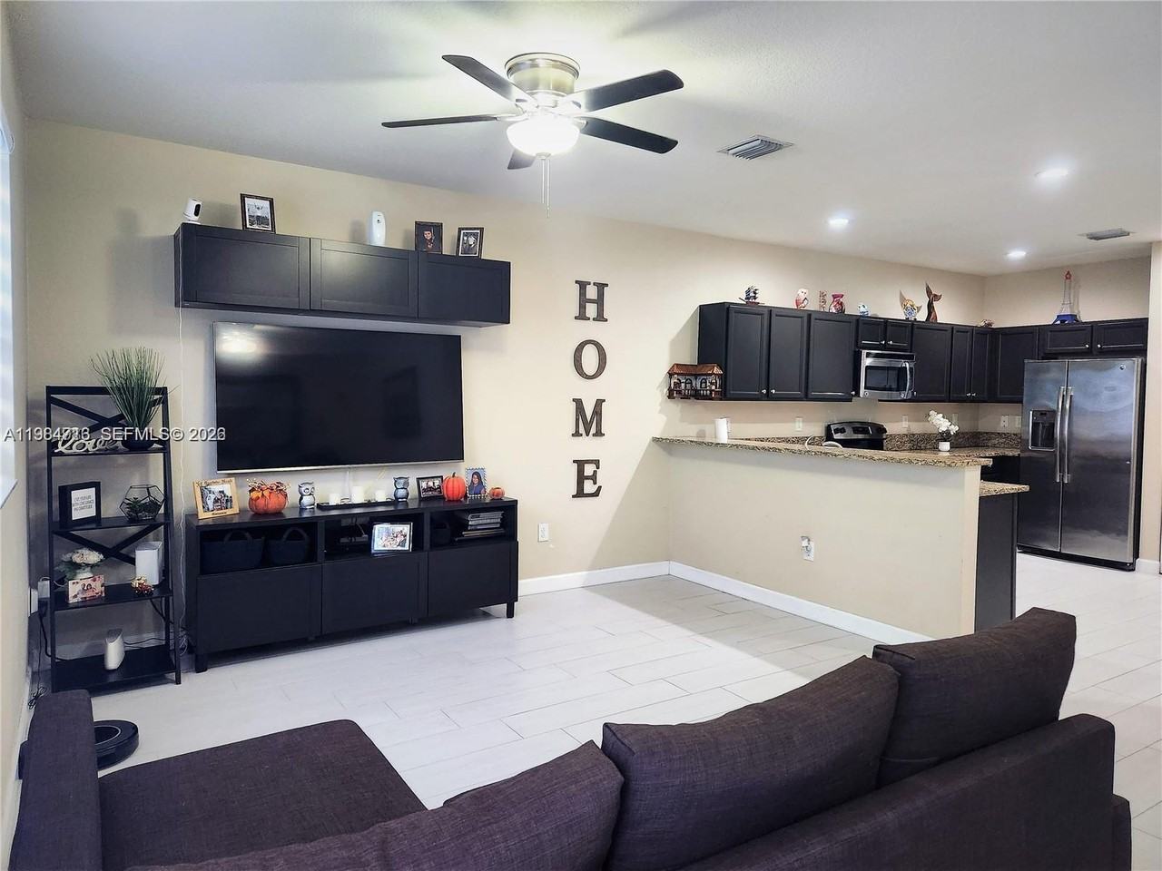 11887 Southwest 150th Place - Photo 2 of 19