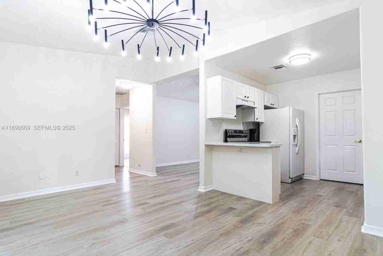116 Northwest 6th Avenue - Photo 3 of 28