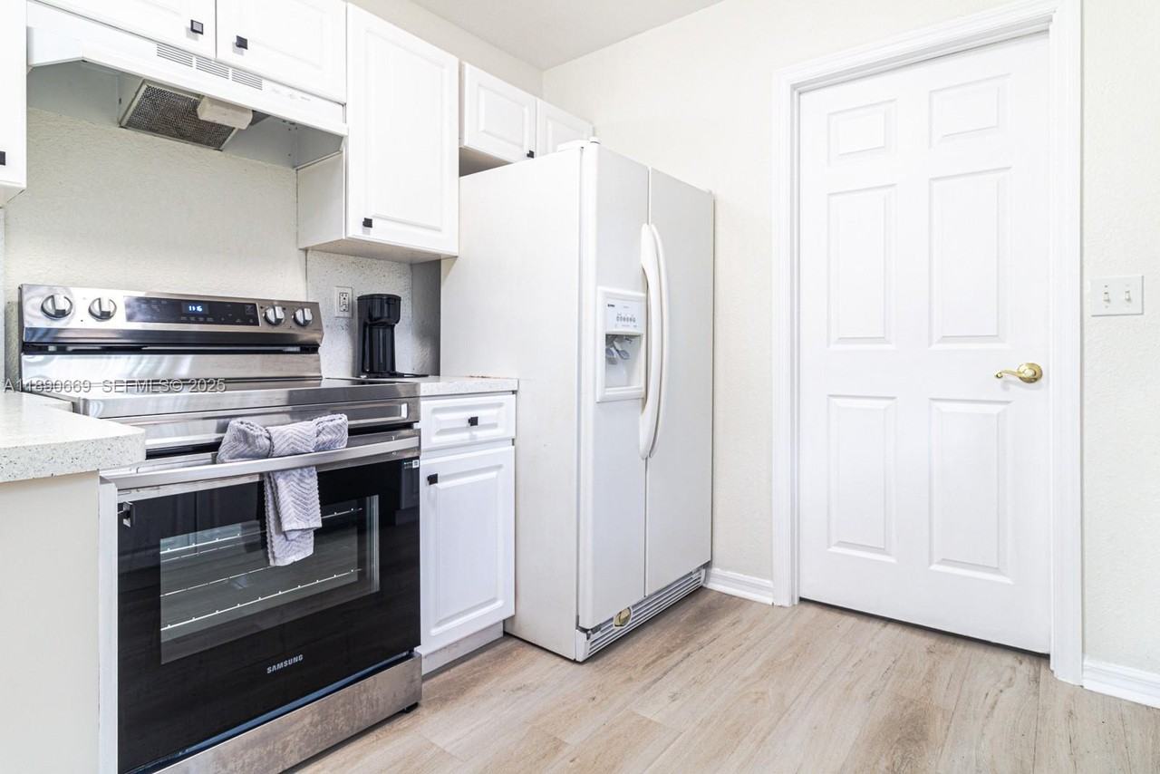 116 Northwest 6th Avenue - Photo 4 of 28