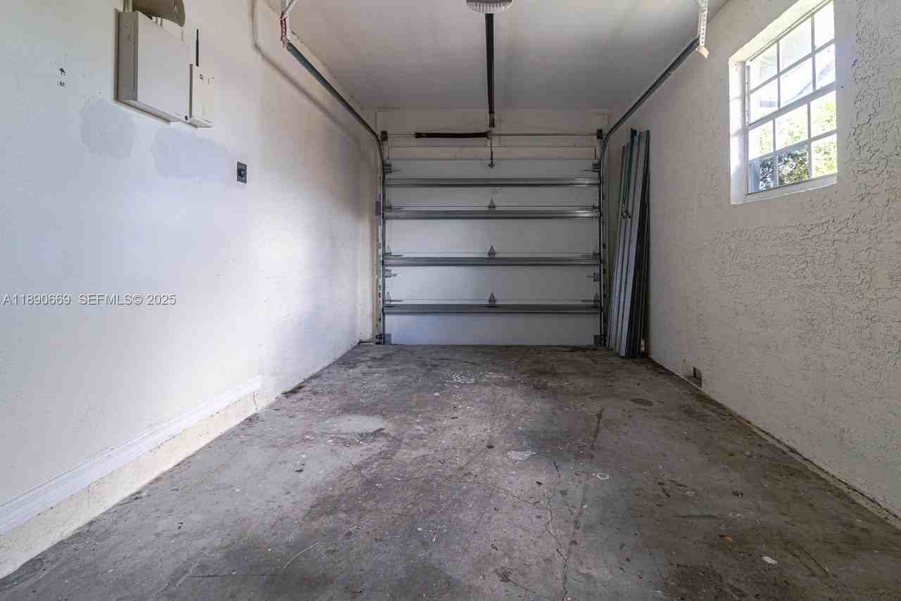 116 Northwest 6th Avenue - Photo 7 of 28