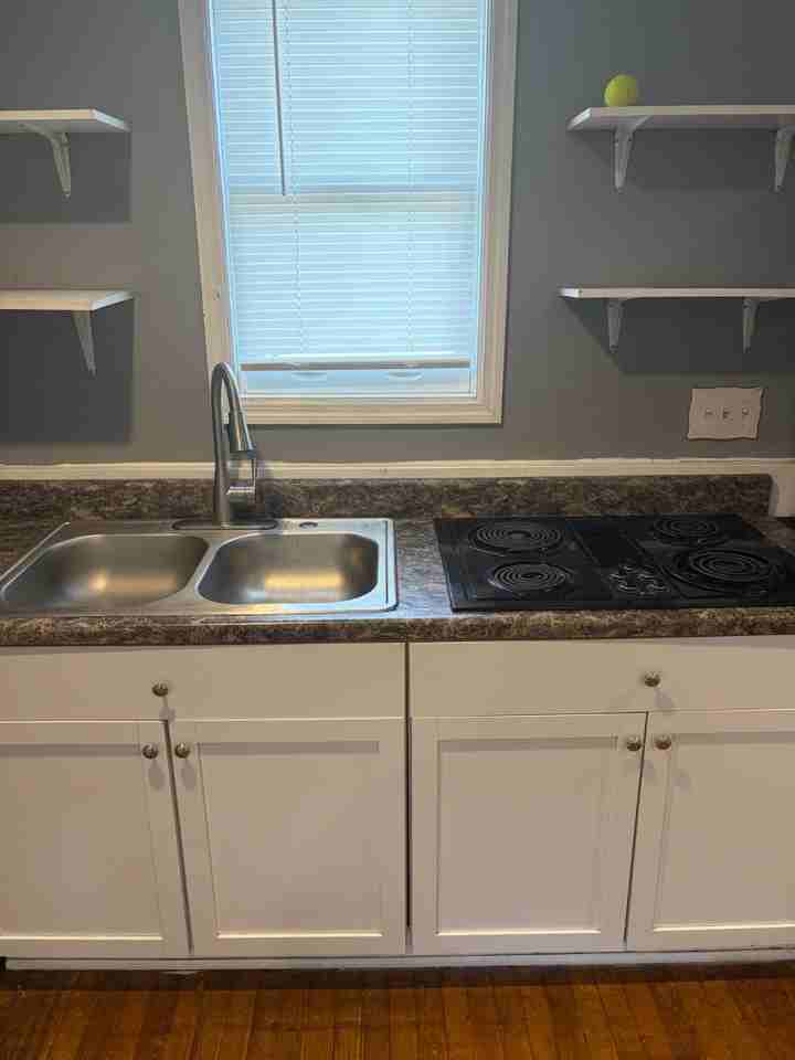 13 Elmwood St - Photo 6 of 11