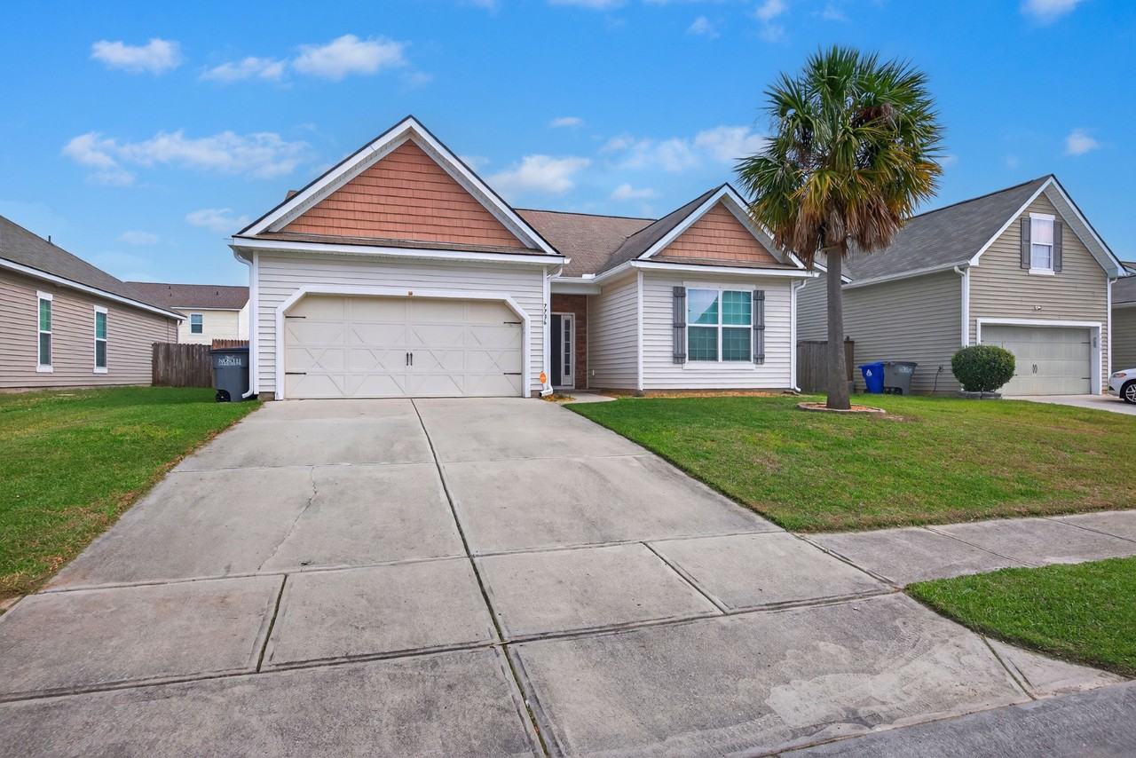 7736 Kinston St - Photo 3 of 11