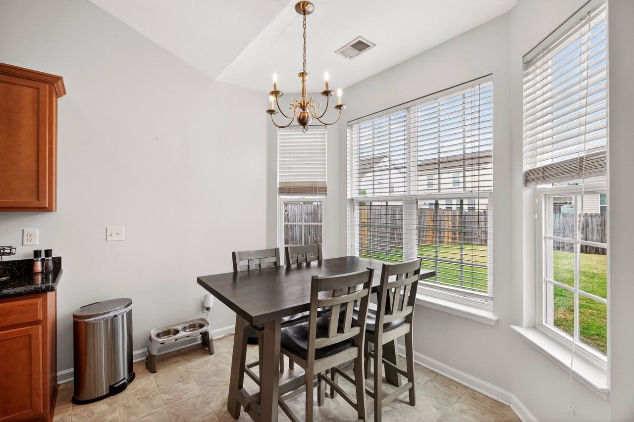 7736 Kinston St - Photo 7 of 11