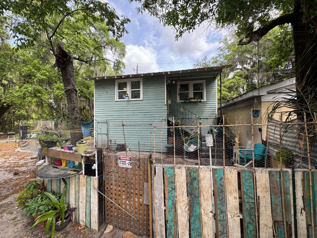 2314 Mississippi Ave - Photo 2 of 18