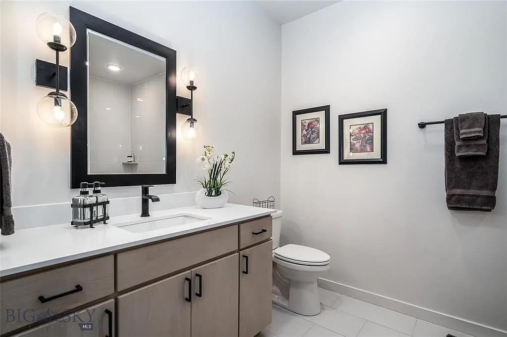 2046 Dennison Ln - Photo 3 of 8