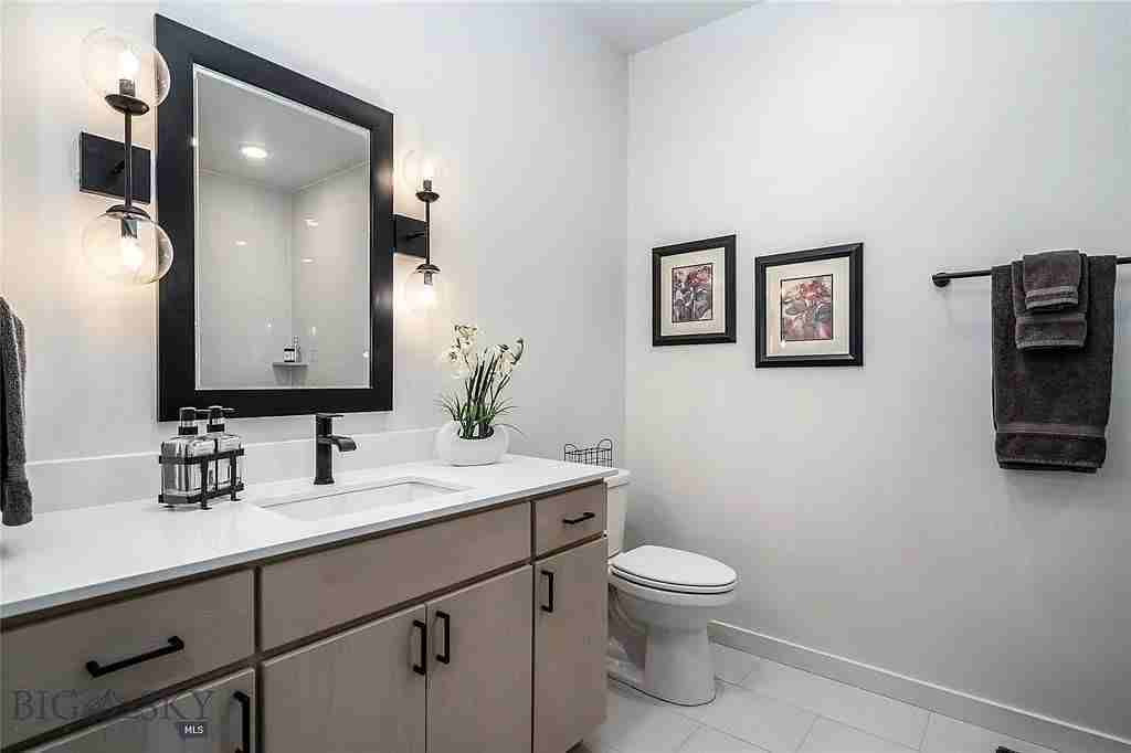 2046 Dennison Ln - Photo 4 of 8