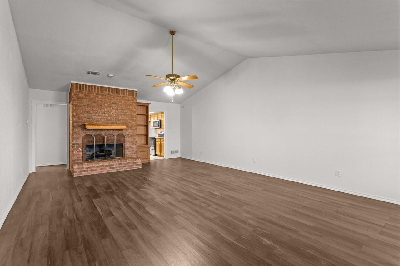 6505 Towne Park Dr - Photo 2 of 10