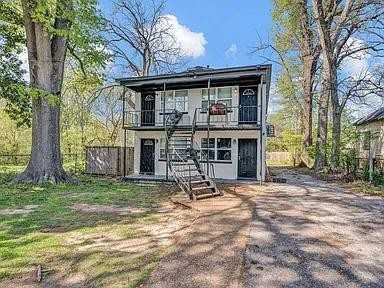 760 Richmond Ave - Photo 2 of 6