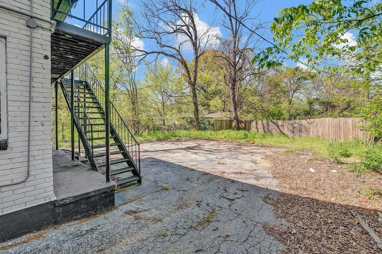 760 Richmond Ave - Photo 6 of 6