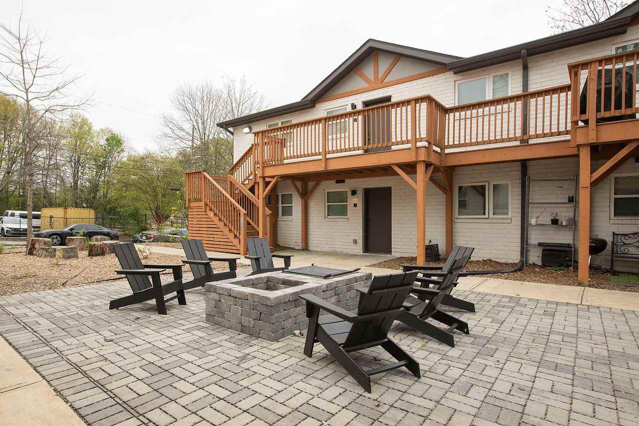 584 Lindsay - Photo 4 of 5